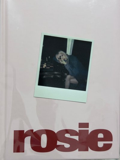ROSÉ Rosie 首爾安可快閃 手帳本 2026 日記本 滿額卡拍立得