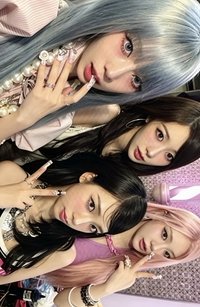 KISS N TELL Limited Edition 專輯卡 