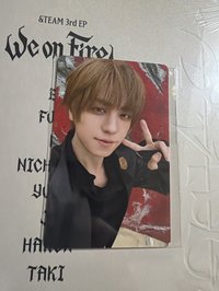 紅底牆 ya