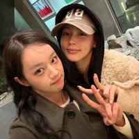 휴안 請先閱讀主頁規則(OH MY GIRL卡/LOONA+ARTMS卡 未上架完成，可私看）