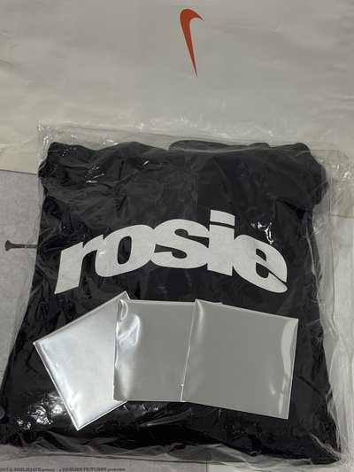 rosie 帽T GAMEBOY + 3張拍立得 隨機