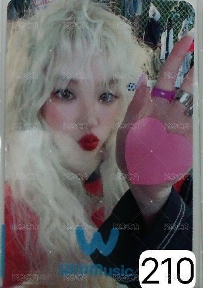 Yuqi（左下）