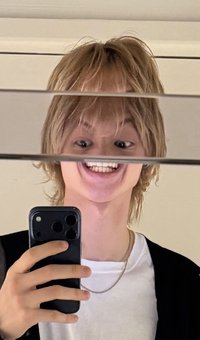 YY