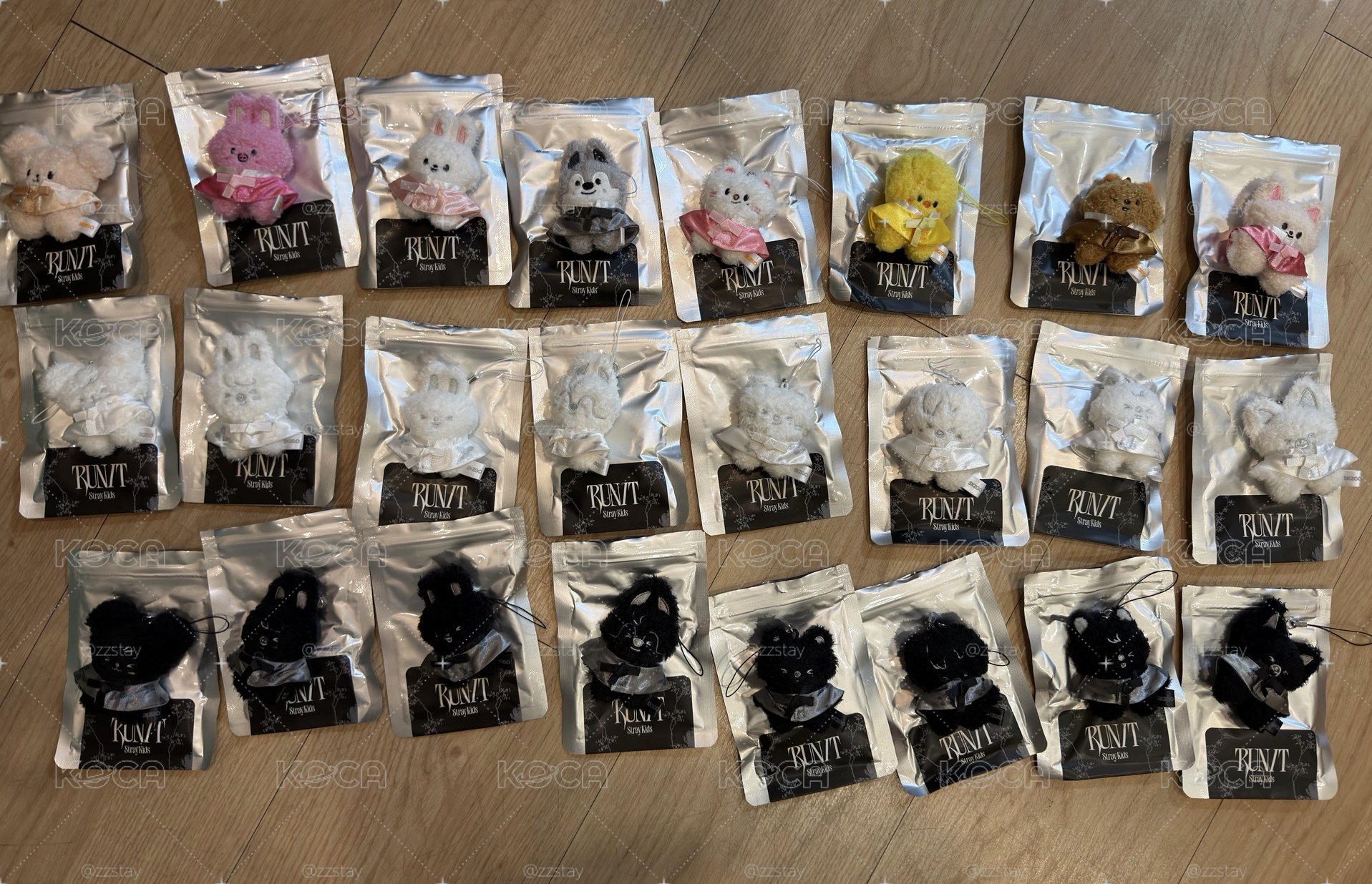 ［現貨］4th 世巡 黑白原皮潦草娃