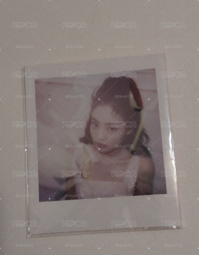 Jennie solo拍立得
