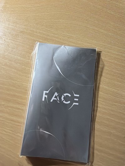 face 吊飾