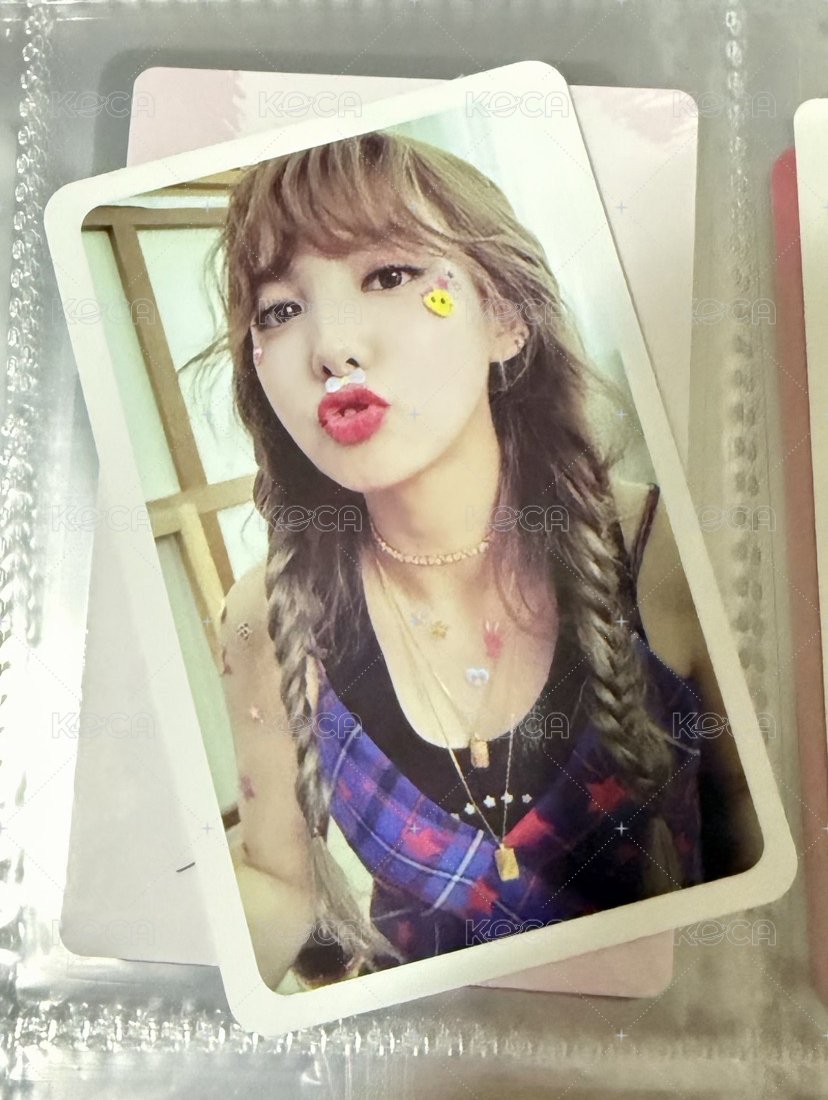 嘟嘴nayeon
