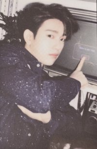 Eyes On You 專輯卡 