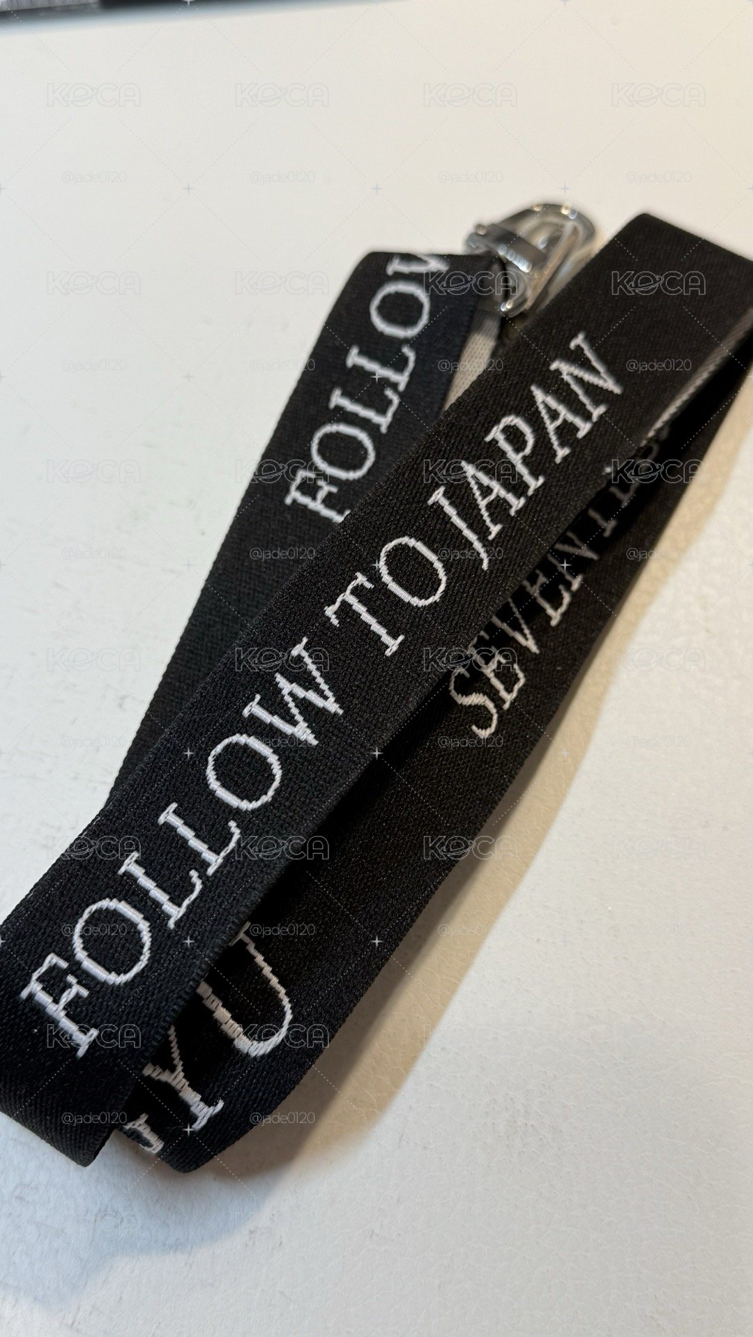 follow again珉奎背帶