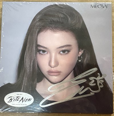 Meovv全員親簽未拆單封