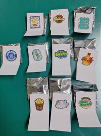 一套十個隨機徽章