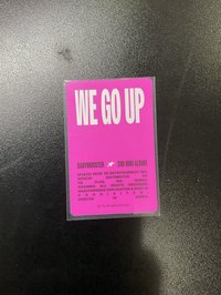 WE GO UP 隨機卡包 隨機卡 （卡面左上角痕跡）