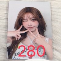 QWER演唱會限定機台小卡剪刀手