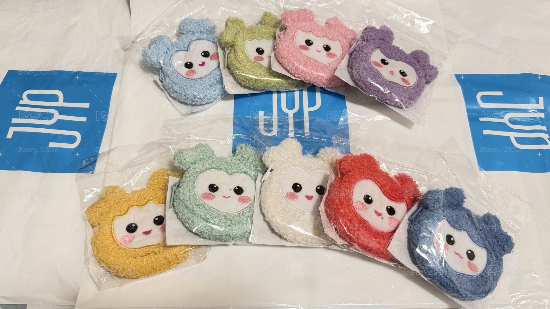 (全新未拆現貨) TWICE 新國立週邊 事後通販 新國立耳機包零錢包 新國立風衣娃吊娃 演唱會限定大卡 子瑜風衣
