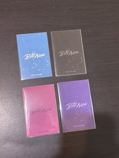 MEOVV BITE NOW 快閃 娃衣周邊卡