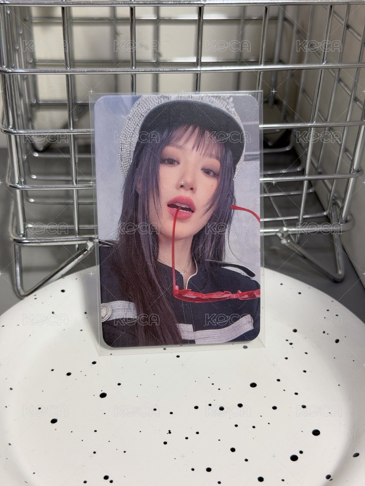 咬墨鏡