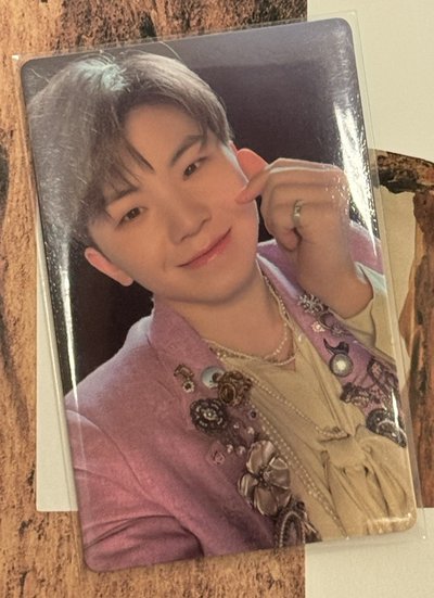 Seventeen Woozi