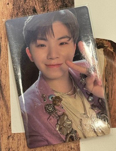 Seventeen Woozi