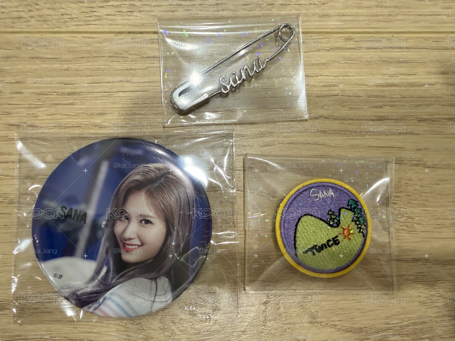 Twice Sana 徽章 別針 二手