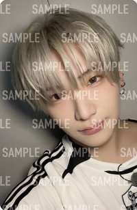 MOM 日咖 SHOWCASE 特典卡 A ver.