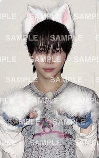 MOM 日咖 SHOWCASE 特典卡 B ver.