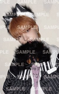 MOM 日咖 SHOWCASE 特典卡 B ver.