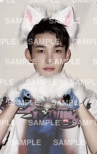 MOM 日咖 SHOWCASE 特典卡 B ver.