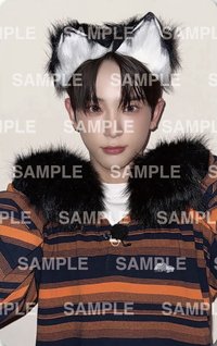 MOM 日咖 SHOWCASE 特典卡 B ver.