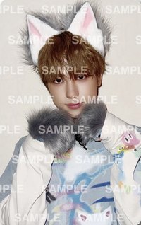 MOM 日咖 SHOWCASE 特典卡 B ver.