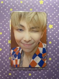 Love yourself：結 S版專輯卡:正面wink wink 