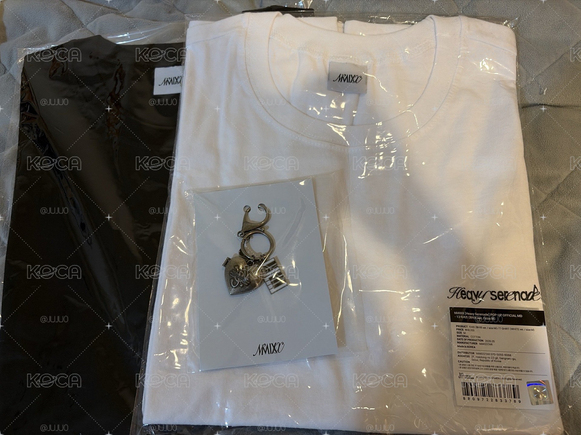 NMIXX 黑白T+吊飾