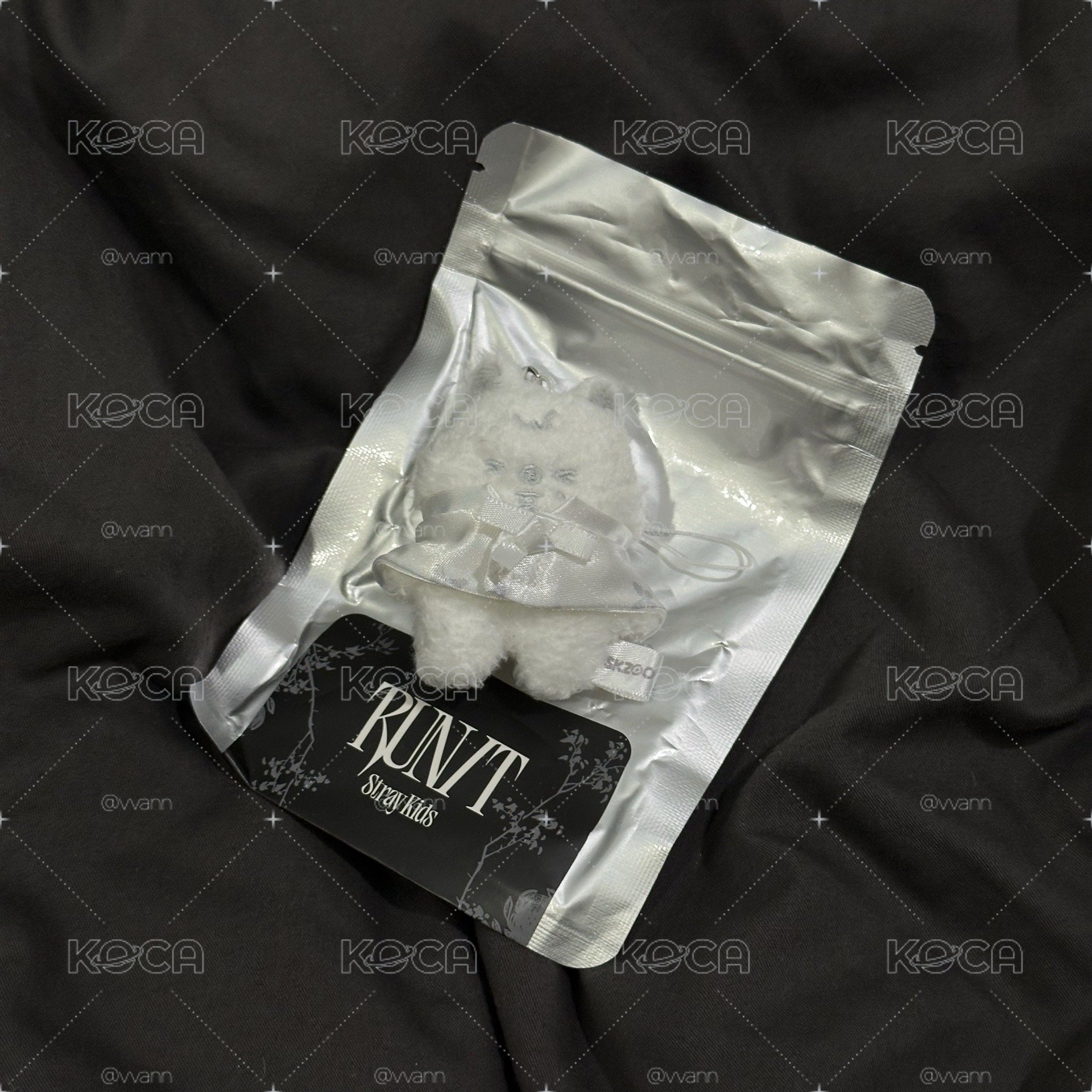 有穿衣服的白皮潦草娃  城