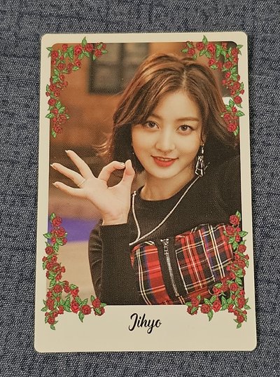 TWICE YES or YES JIHYO 