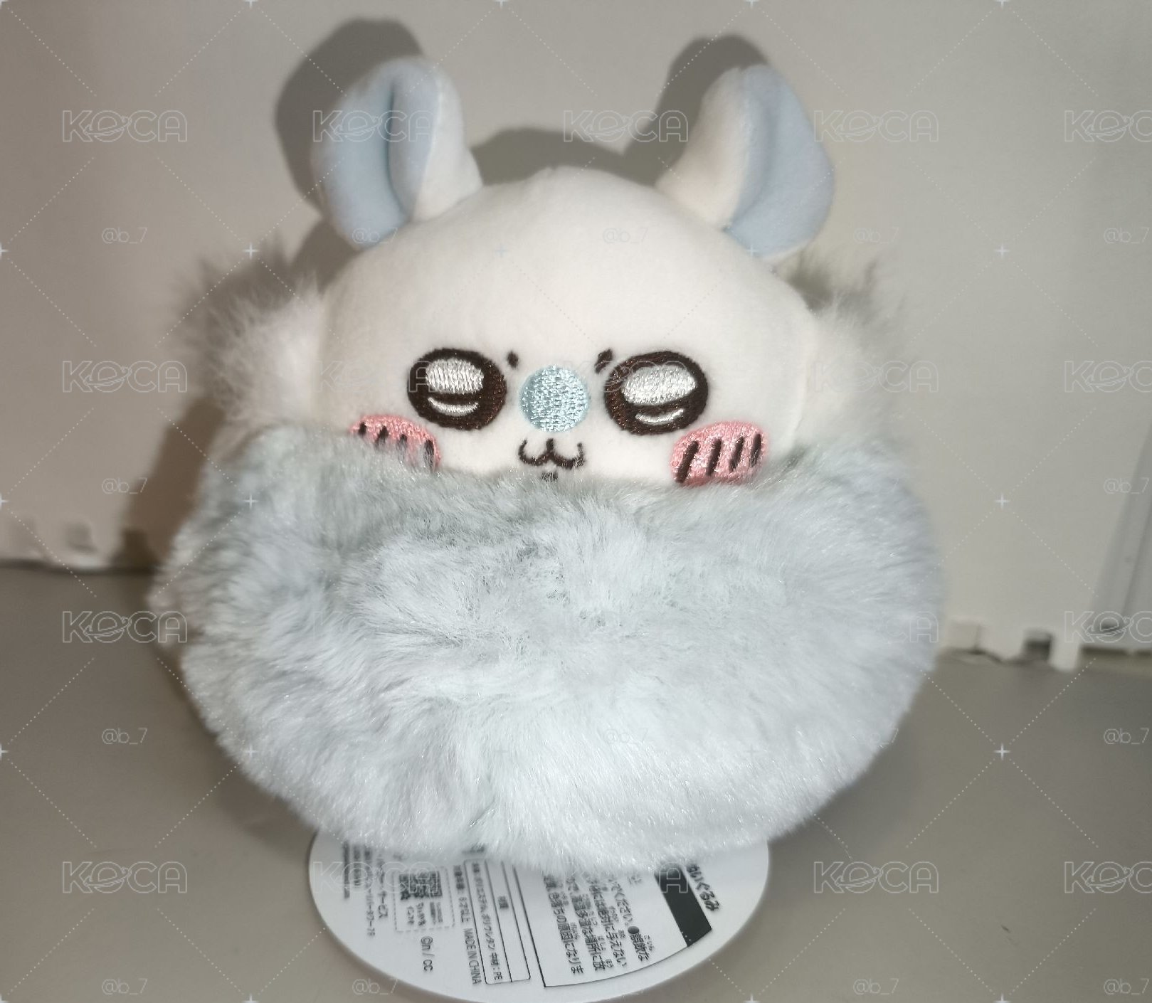 手捧桃