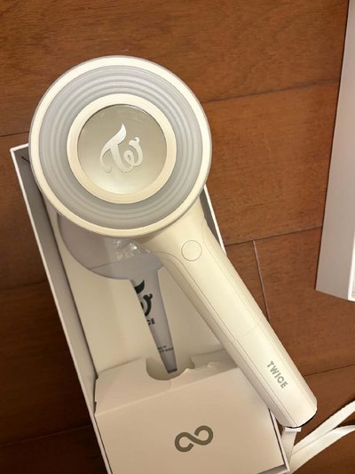 TWICE 三代 二手手燈