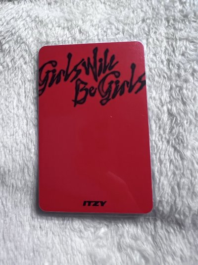 ITZY 三人比心 專卡
