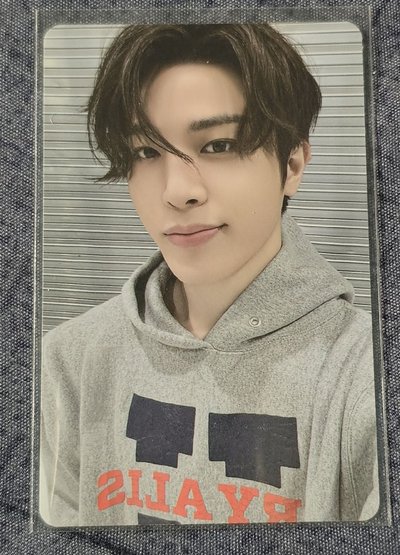 TREASURE 2025 SEASON’S GREETINGS SO JUNGHWAN 🐮
