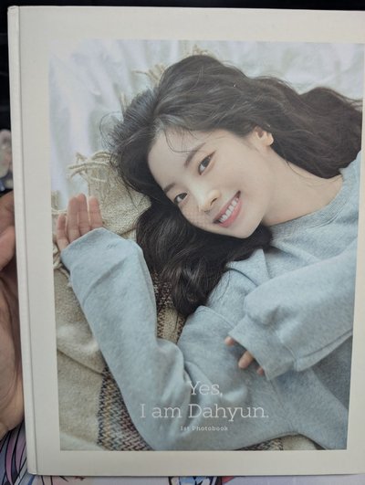 Yes I am Dahyun 白版 附小卡、資料夾 無風琴