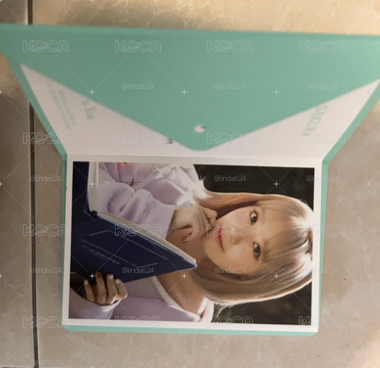 Izone supr*iz photo box