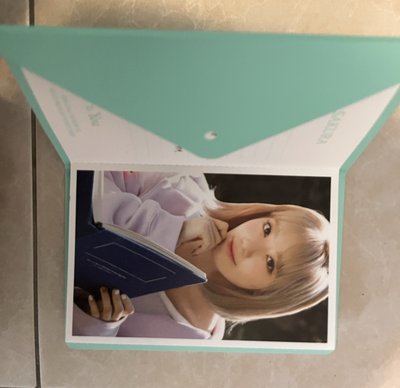 Izone supr*iz photo box