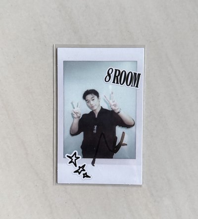 8Room 傘滿額拍立得+入場卡一套