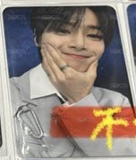 寅飯咪捧臉