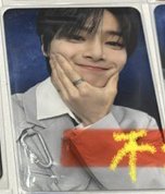 寅飯咪捧臉
