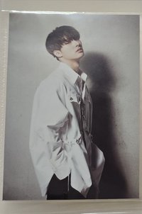 白衣旼琦