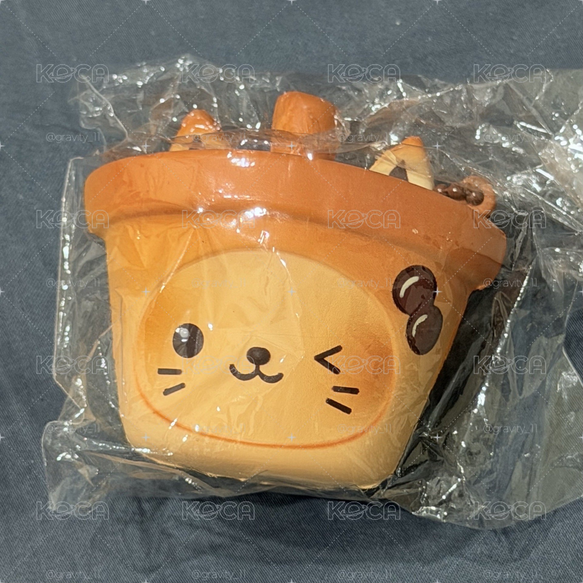Yushi 奶茶貓捏捏