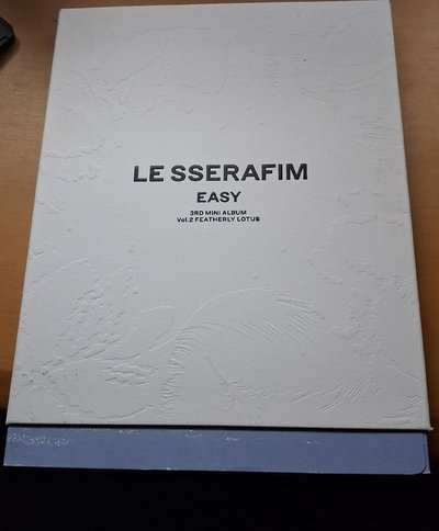 LE SSERAFIM專輯