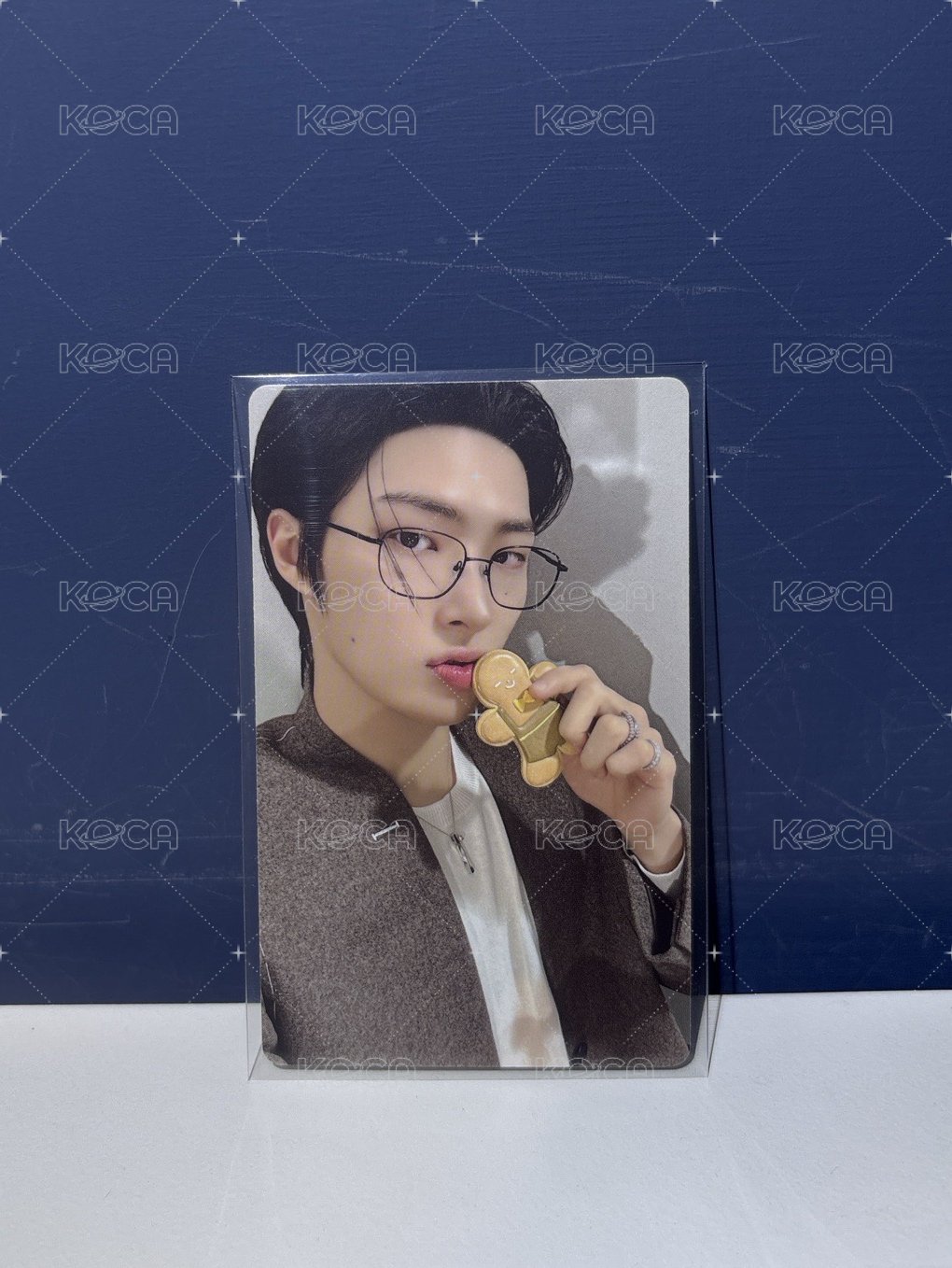 吃餅乾🍪😗