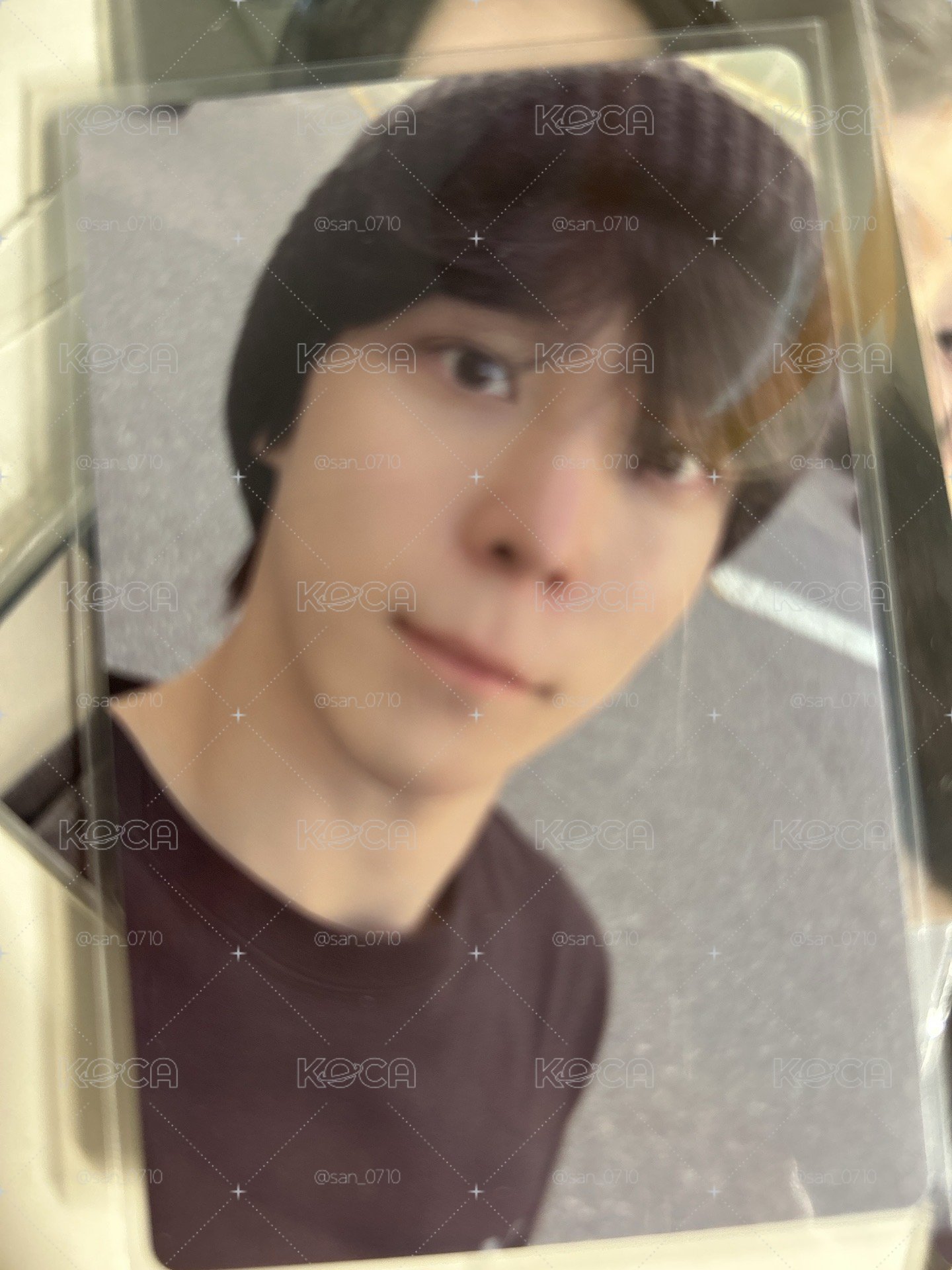 抿嘴潤