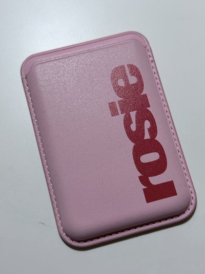 Rosie 粉色磁吸卡套