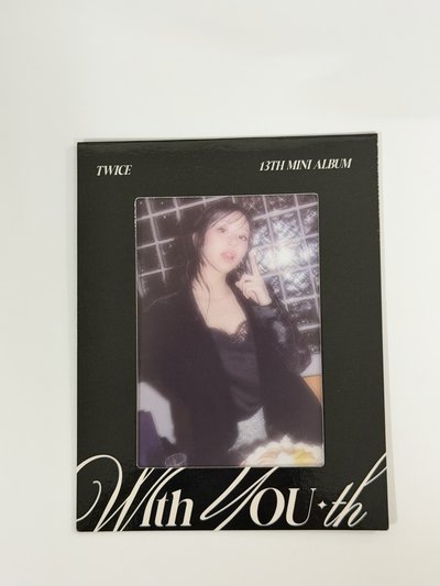 三張為一套 TWICE 透卡